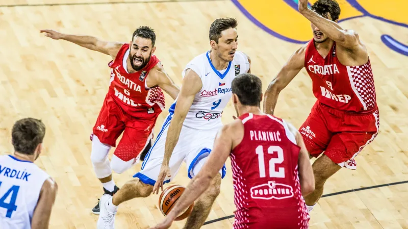 Jiří Welsch (číslo 9) v utkání proti Chorvatsku