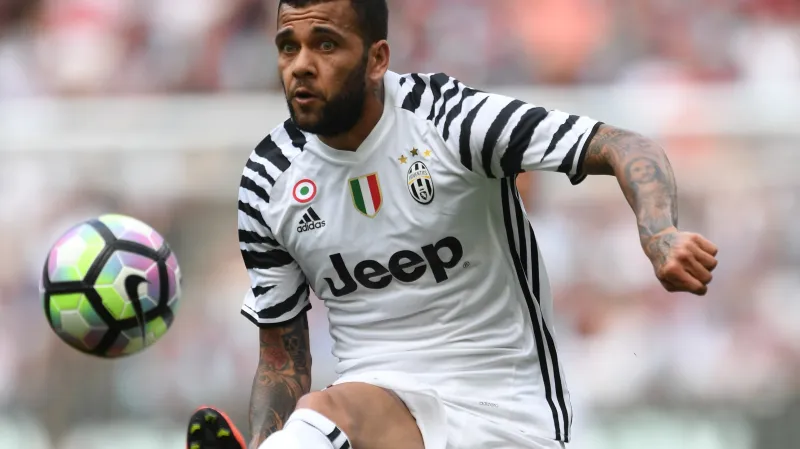 Dani Alves v dresu Juventusu