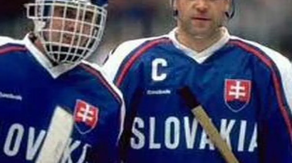 Bývalý hokejista Peter Šťastný (vpravo)