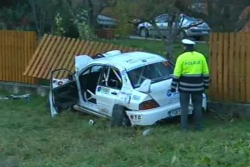 Nehoda na rallye stála život čtyři dívky