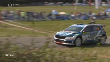 V polovině Barum rallye vede rekordman Kopecký
