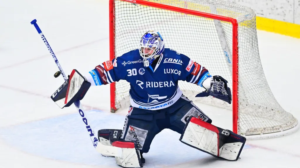 Aleš Stezka pochytal v 6. semifinále proti Hradci Králové 74 střel