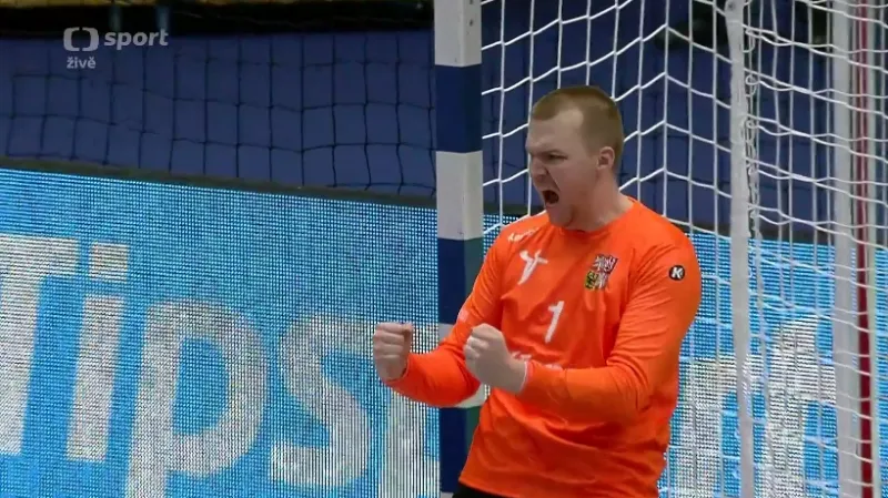 Nejlepší zákroky Tomáše Mrkvy ve druhém poločase