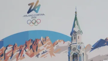 Autor oficiálního plakátu Cortiny Rovero nevycházel jenom z bílé barvy: Obrazy jsou světlé