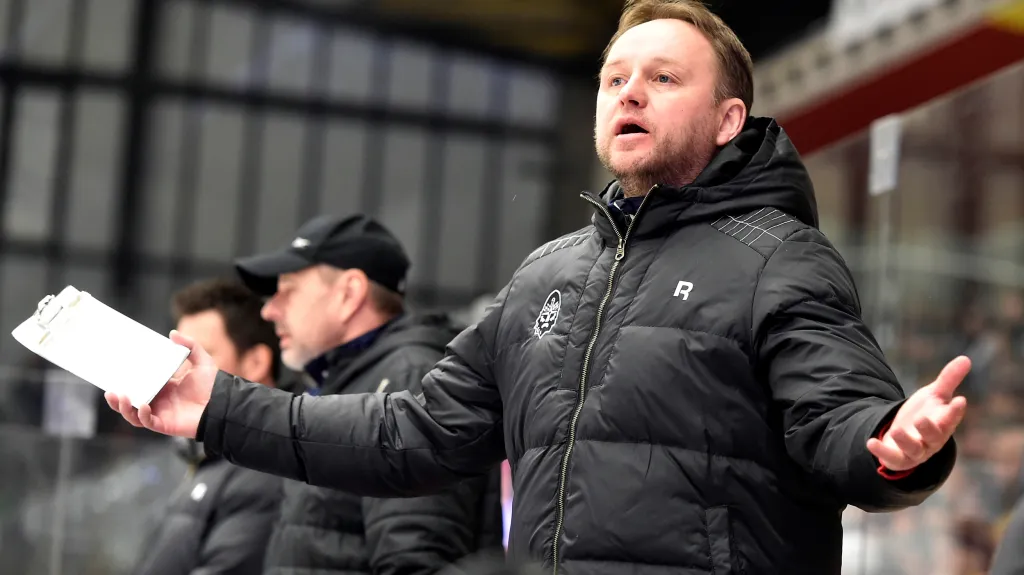 Pavel Patera na střídačce Kladna