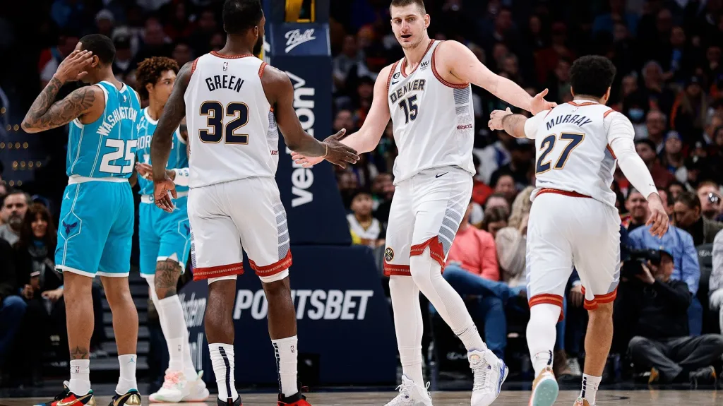 Nikola Jokič v utkání s Charlotte