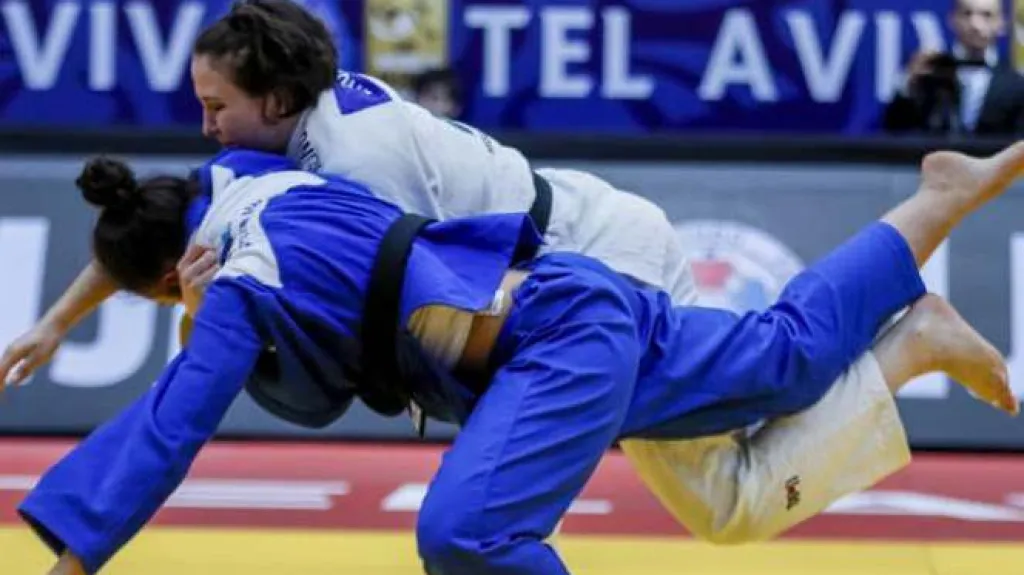 Renata Zachová v bílém