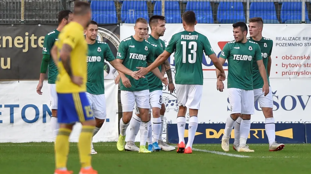 Fotbalisté Jablonce se radují z gólu v síti Zlína