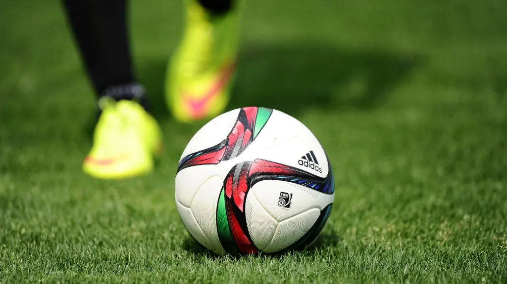 Fotbalový míč