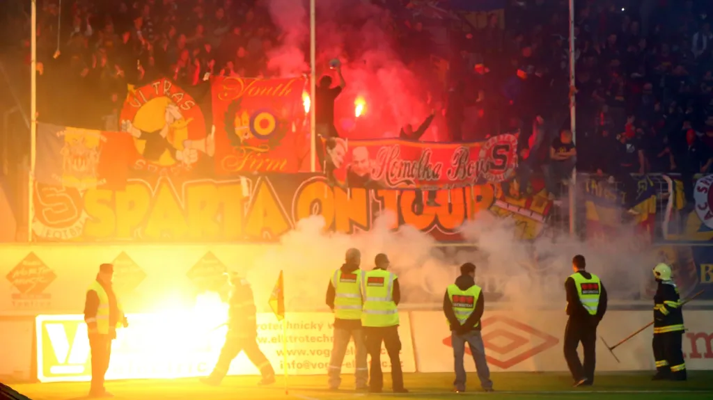 Pyrotechnika na fotbalovém zápase