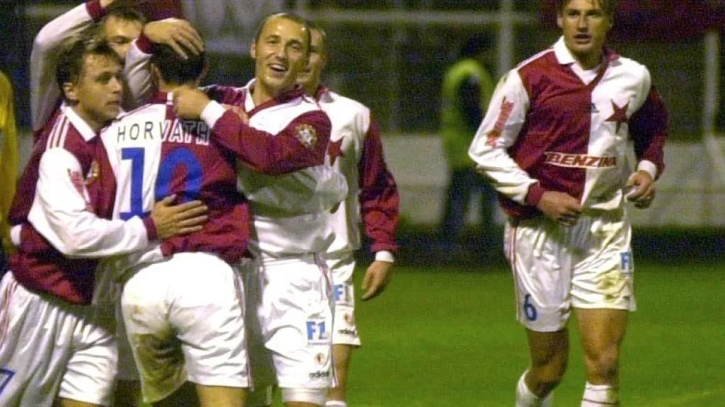 Radost Slavie při vítězství v derby v roce 1999