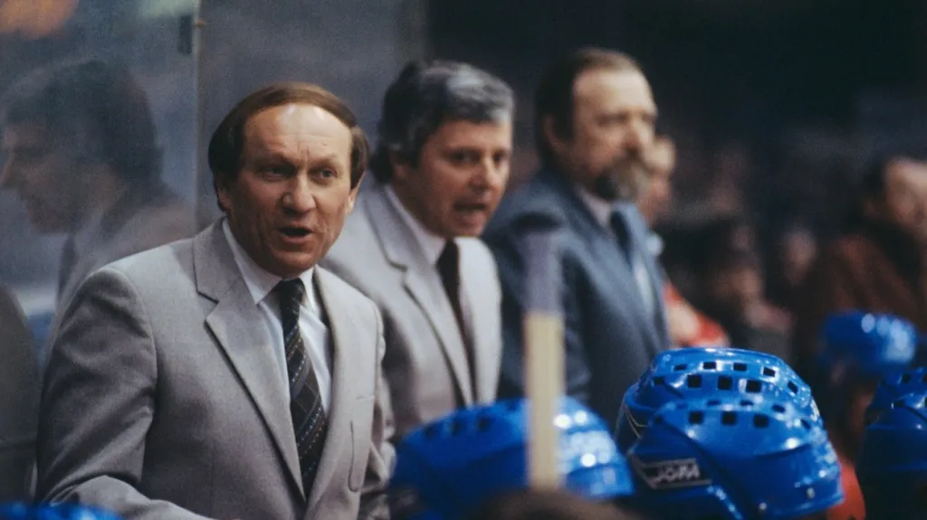 Stanislav Neveselý na reprezentační střídačce v roce 1982