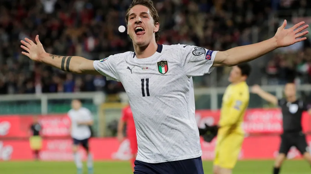 Ital Nicolo Zaniolo oslavuje gól v kvalifikačním utkání s Arménií