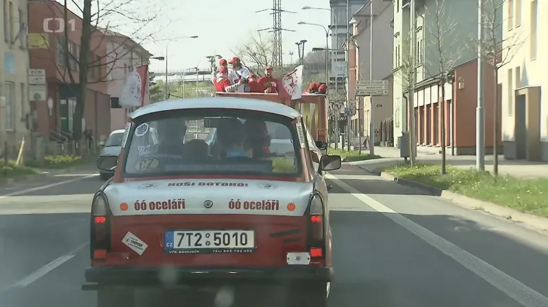 Třinec oslavil titul jízdou skrz Třinec