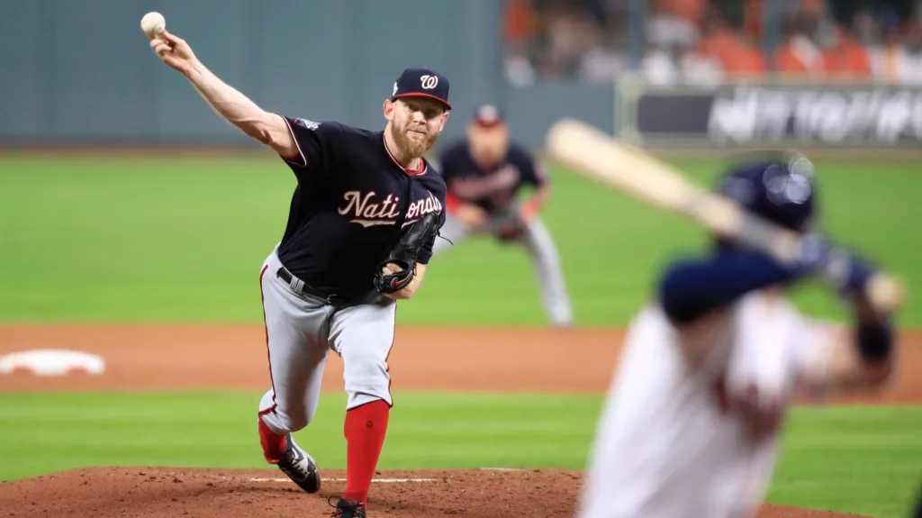 Nadhazovač Stephen Strasburg v akci