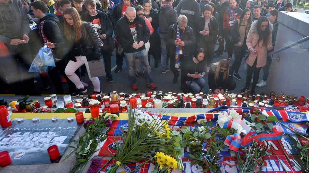 Fanoušci Plzně přišli uctít památku Františka Rajtorala, který spáchal sebevraždu