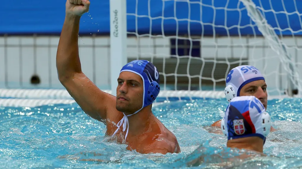 Vodní pólisté Řecka a Srbska