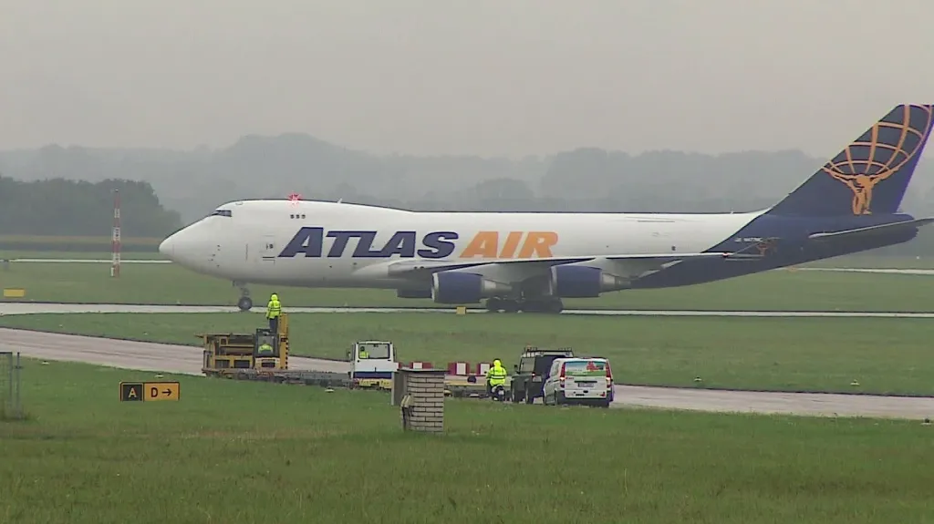 Tři letadla přivezla z Indianapolis vybavení závodníků