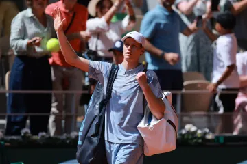 Jannik Sinner vypadl na Roland Garros ve 2. kole