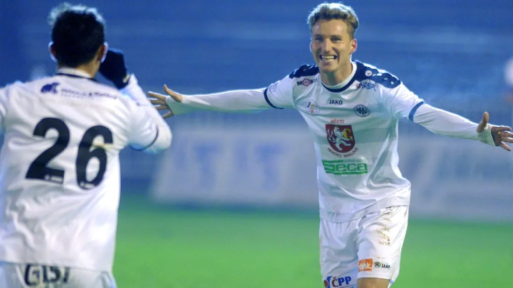 Fotbalisté Hradce se radují z vítězství