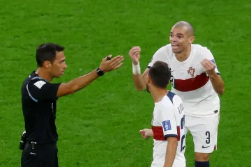 Portugalec Pepe si stěžuje u argentinského rozhodčího Facunda Tella