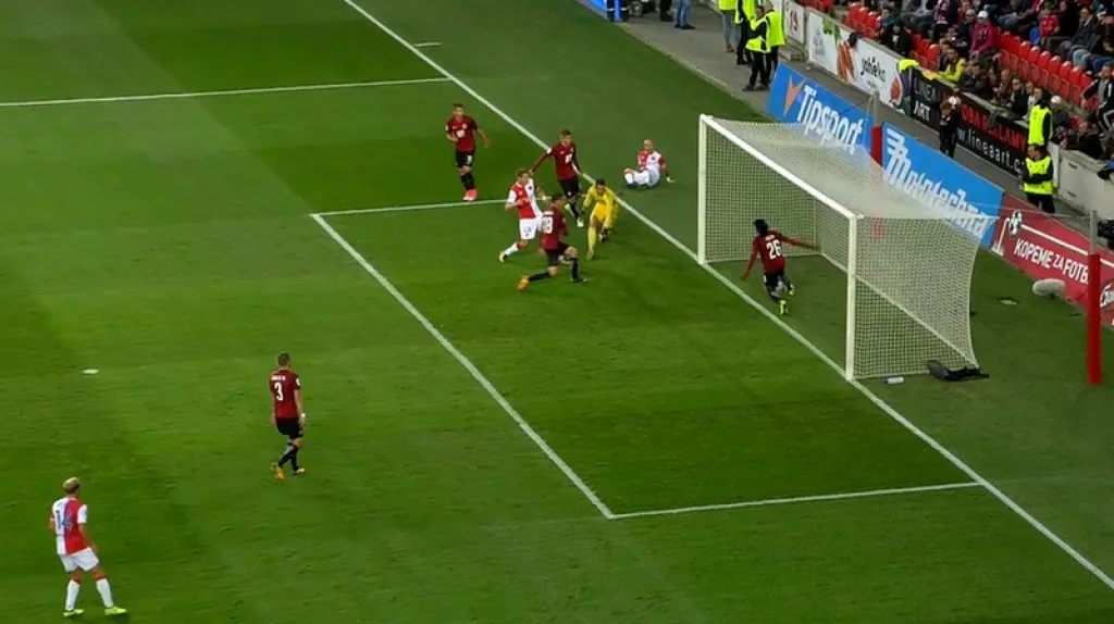 Neuznaný gól Slavie v derby se Spartou