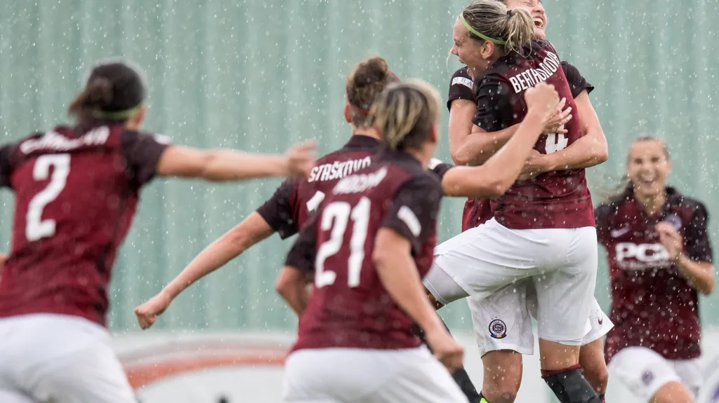 Radost fotbalistek Sparty