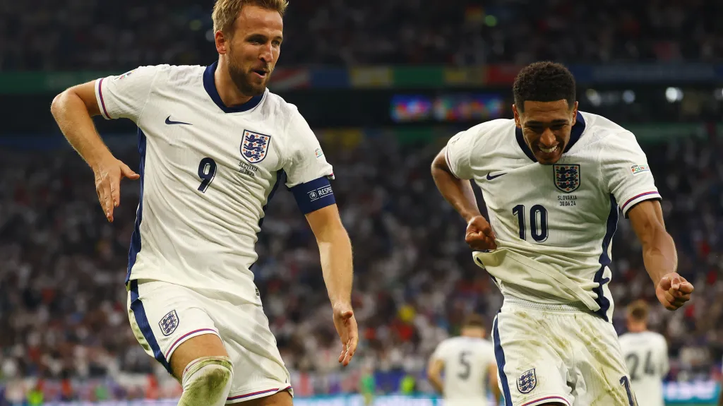 Harry Kane a Jude Bellingham slaví gól