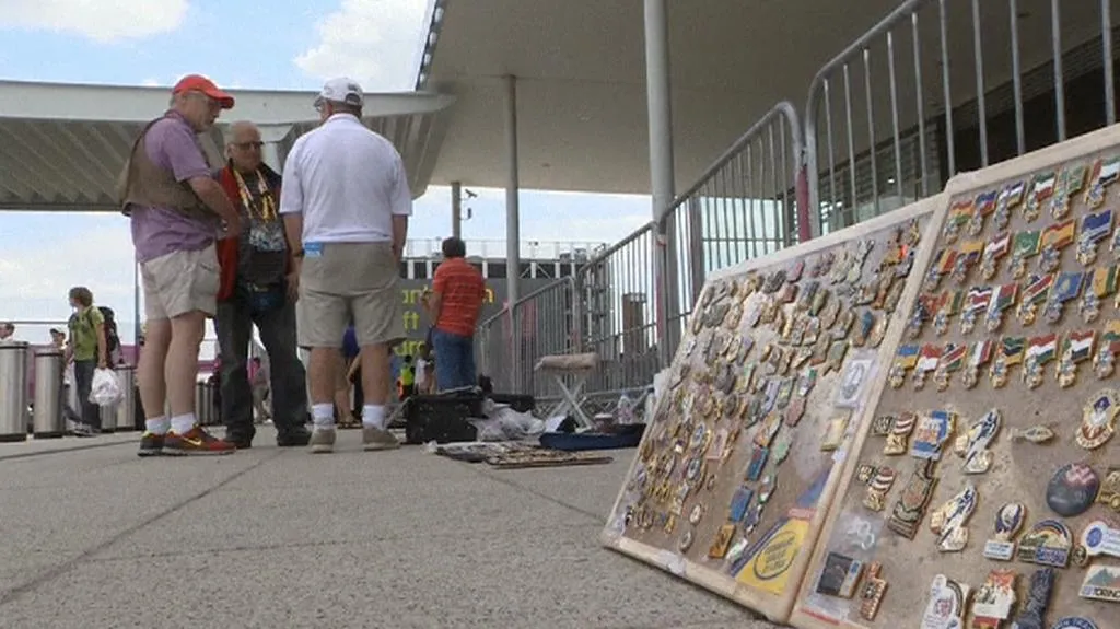 Veletrh sběračů odznaků v Londýně