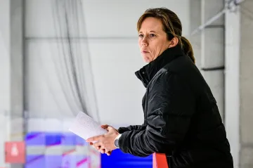 Trenérka Carla MacLeodová