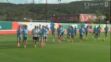 Čeští fotbalisté během tréninku