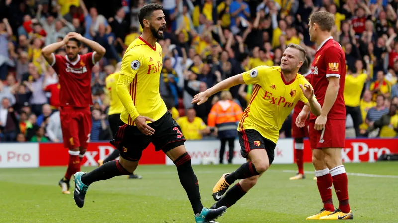 Miguel Britos (číslo 3) stanovil konečný výsledek utkání proti Liverpoolu