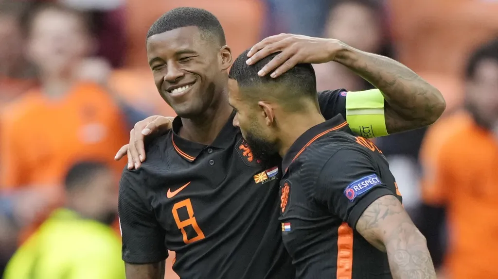 Giorginio Wijnaldum se raduje z branky