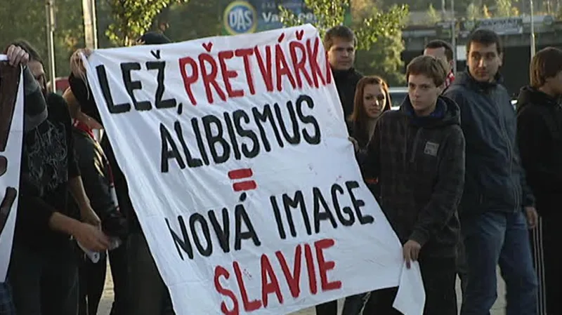 Fanoušci protestují proti vedení Slavie