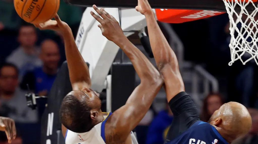 Kevin Durant a Taj Gibson 