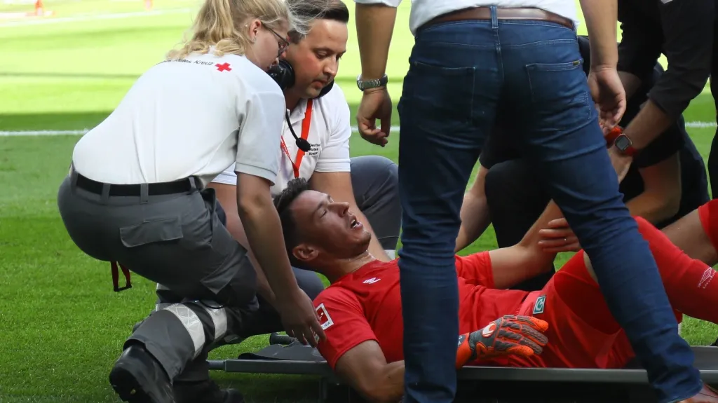 Jiří Pavlenka ve Frankfurtu nedohrál