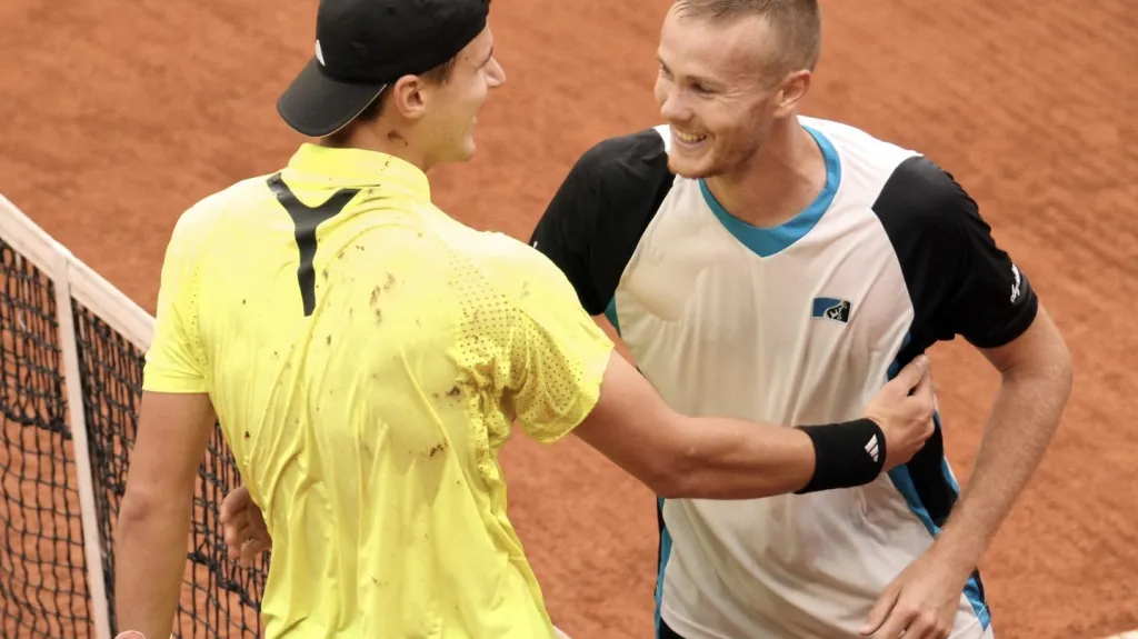 Jakub Menšík po porážce v Prostějově s Vitalijem Sačkem 