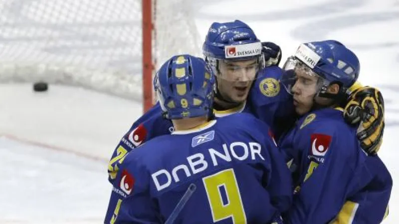 Švédští hokejisté se radují z vítězství