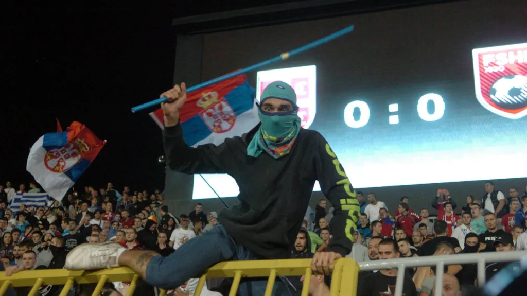 Tribuny v Bělehradě při utkání Srbsko - Albánie