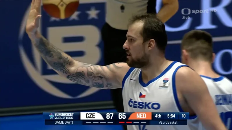 Balvínova pasáž se smečí i s trojkou