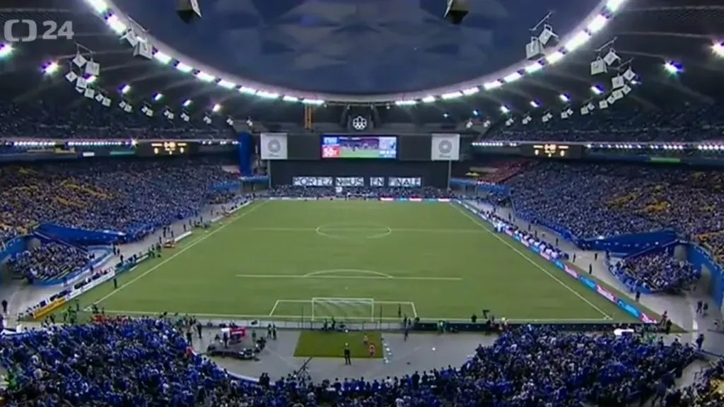 Semifinále MLS začalo později kvůli úzkým pokutovým územím