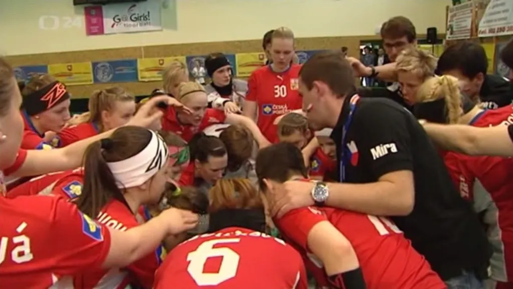 Sestřih semifinále mistrovství světa juniorek ve florbale: Česko - Švédsko