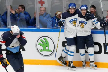Radosti finských hokejistů v zápase s USA