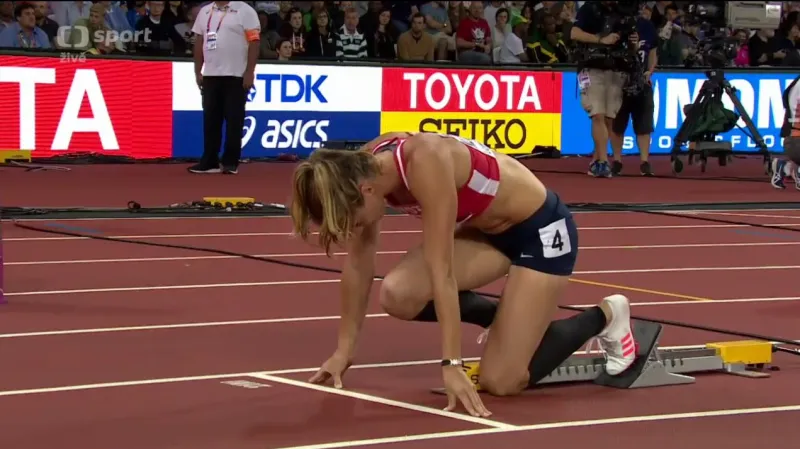 Rozběh na 200 m a ohlasy Elišky Klučinové a Kateřiny Cachové