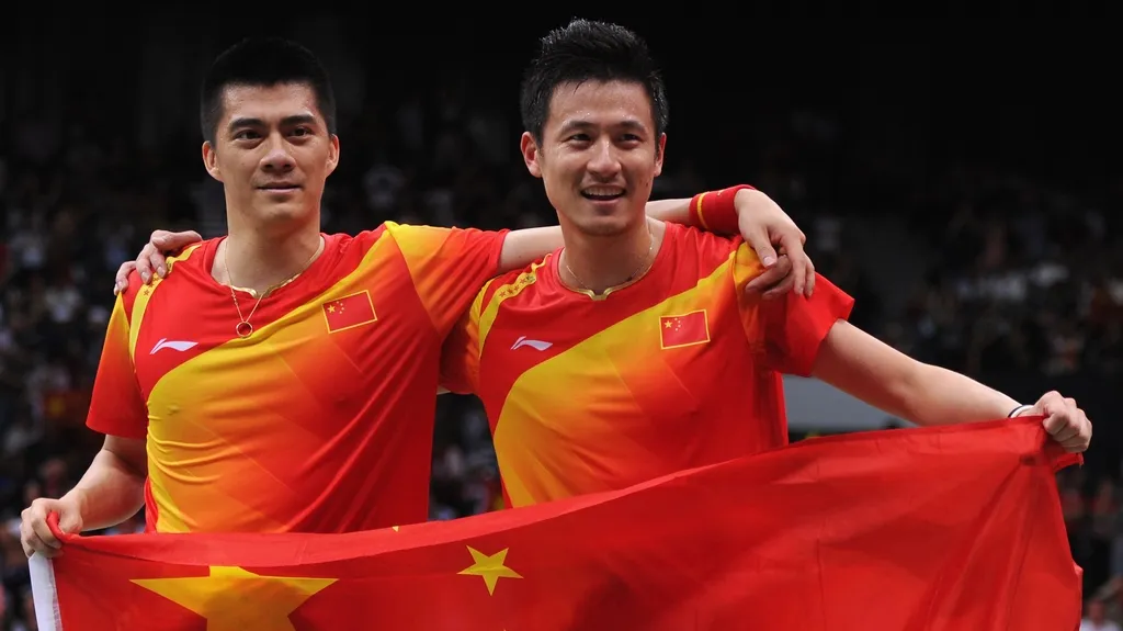 Vítězové mužské čtyřhry Cchaj Jün a Fu Chaj-feng 