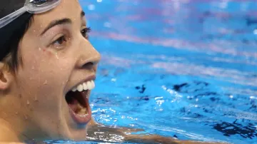 Maya DiRadová, vítězka závodu na 200 m znak