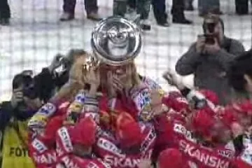 Hokejisté pražské Slavie slaví druhý extraligový titul