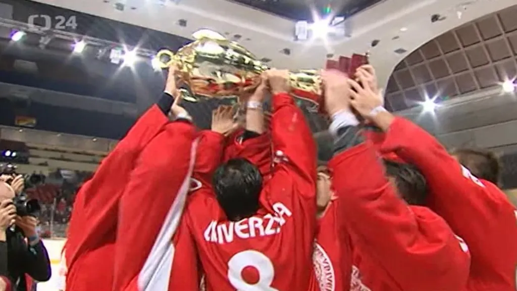 Univerzitní hokejovou bitvu už počtvrté ovládla Karlova univerzita