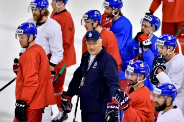 Kouč Miloš Říha na tréninku reprezentace