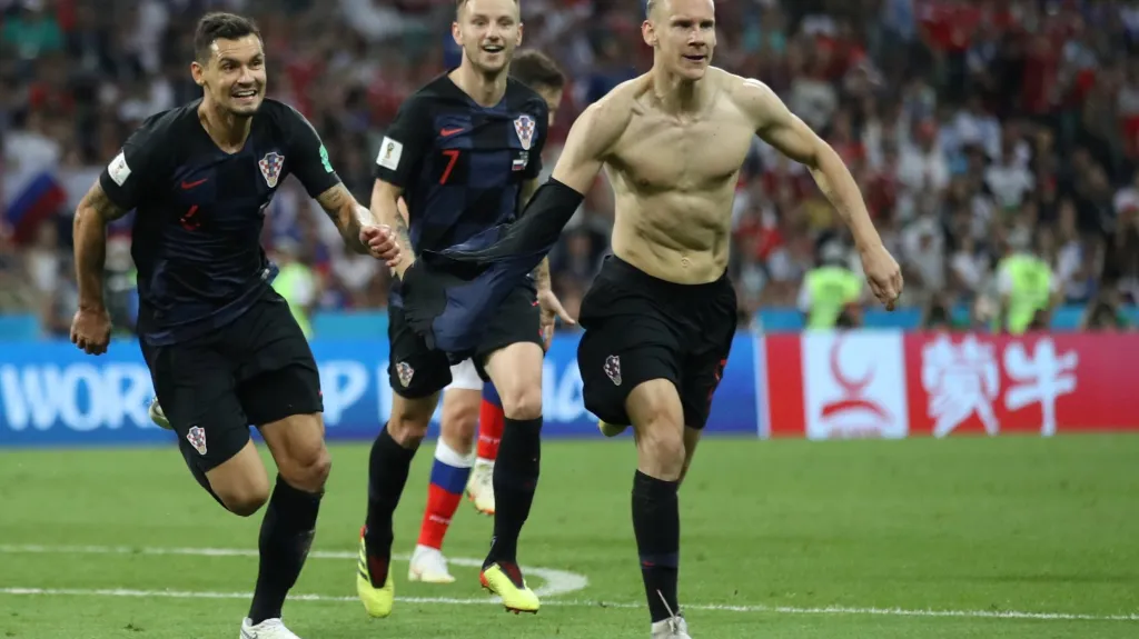 Chorvatský obránce Domagoj Vida slaví gól